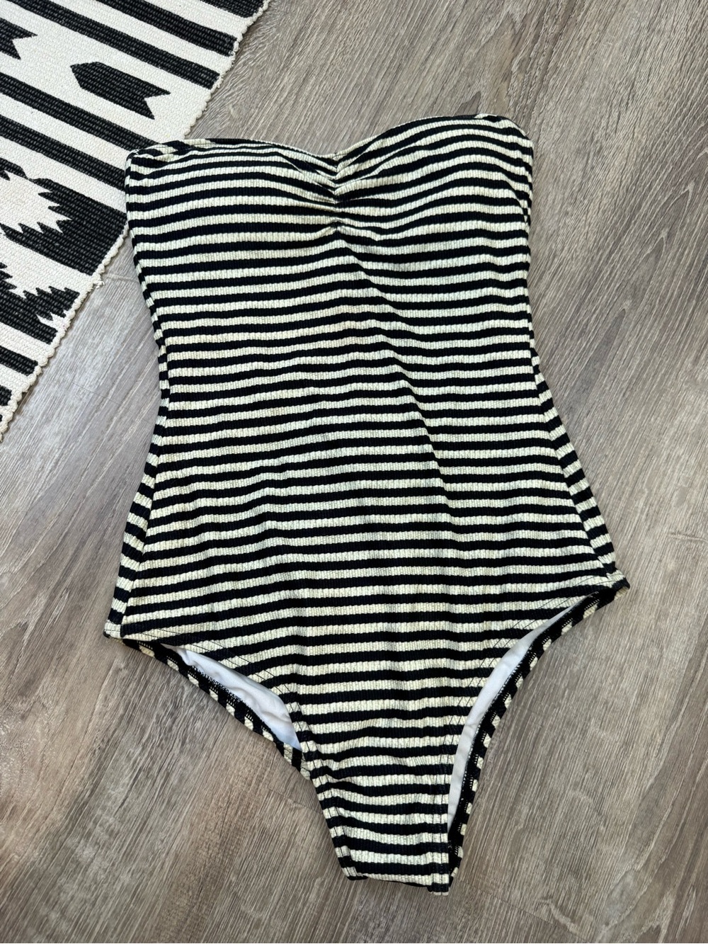 NWT Billabong Black/White Striped One Piece Strapless Bikini Medium